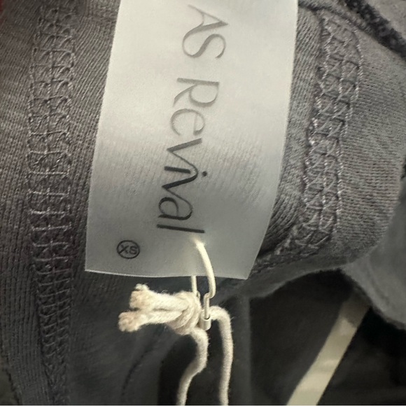 Altar’d State - AS Revival In Motion Circle Back Tee - XS NWT Asphalt Gray - Picture 5 of 8